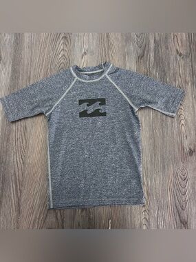 Billabong kids rashguard size 10